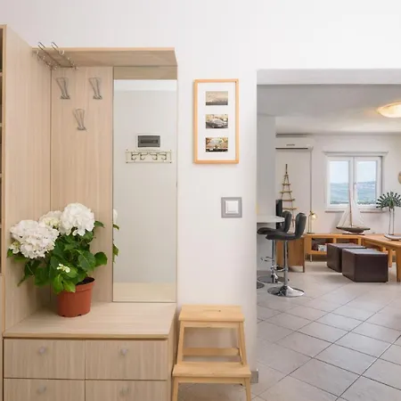 Aspen 2bedroom With Seaview Trogir