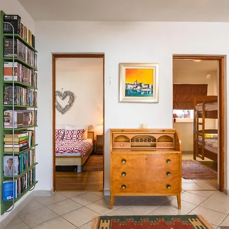 Aspen 2bedroom With Seaview Apartment Trogir