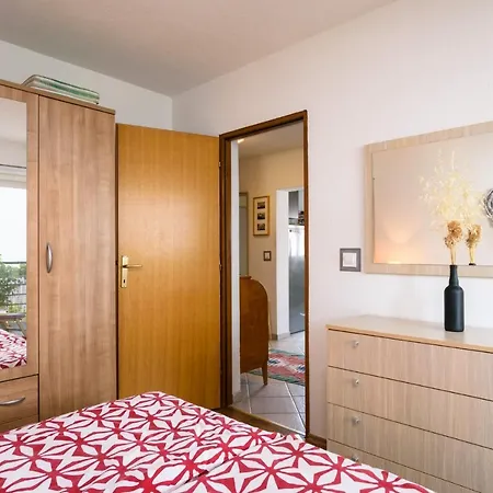 Apartment Aspen 2bedroom With Seaview Trogir